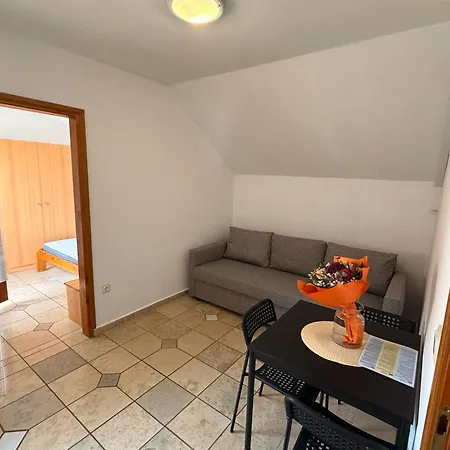 Apartament 39 *